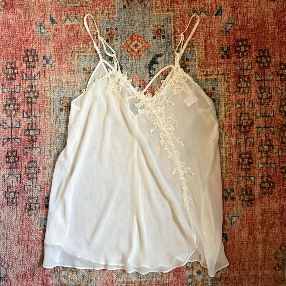 Chic Ivory Lace Women's Camisole